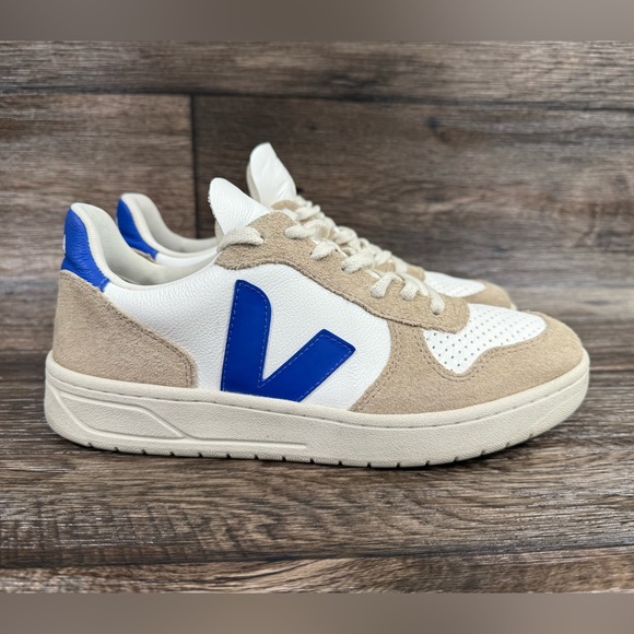 VEJA Men V-10 Extra White/Paros/Sahara Sz 8